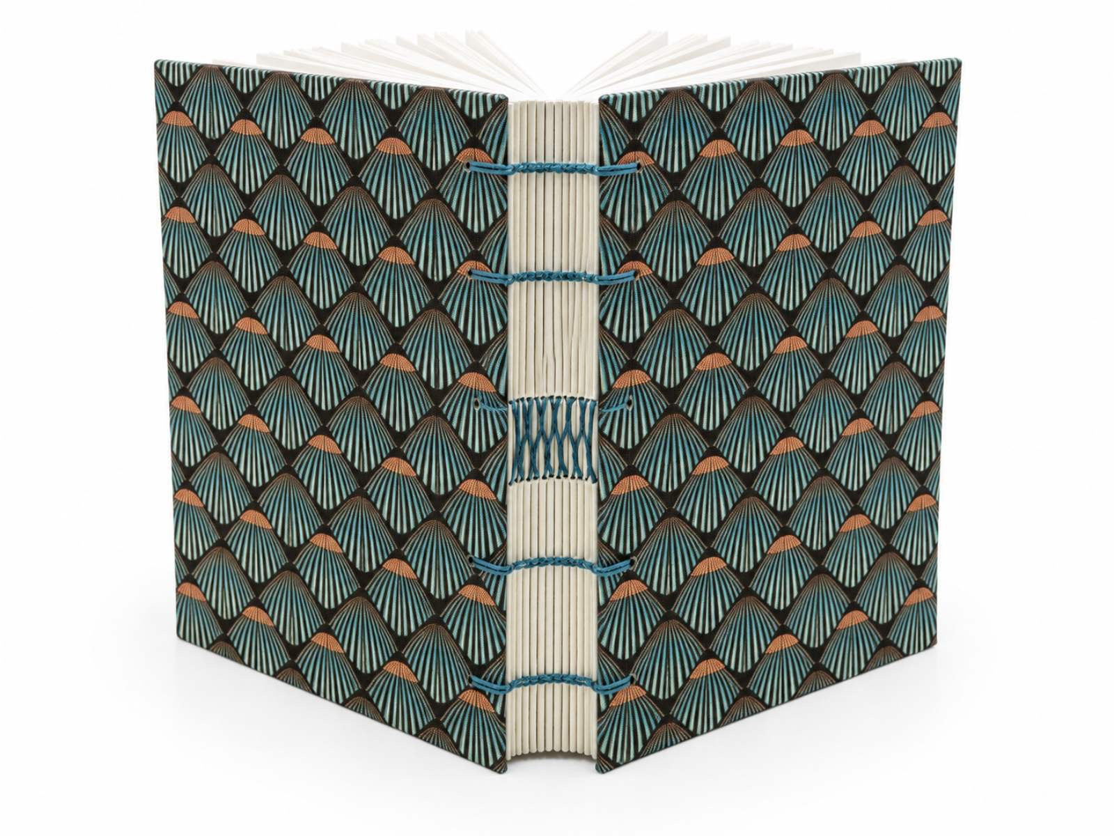 Χειροποίητο Ακαδημαϊκό Ημερολόγιο 2026- "Turquoise Scallops"